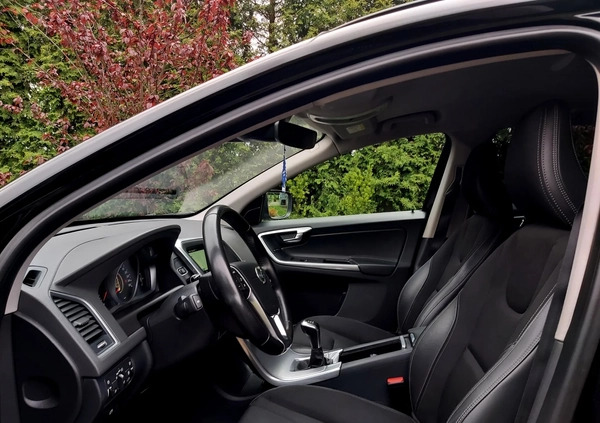 Volvo XC 60 cena 70000 przebieg: 130000, rok produkcji 2016 z Przysucha małe 436